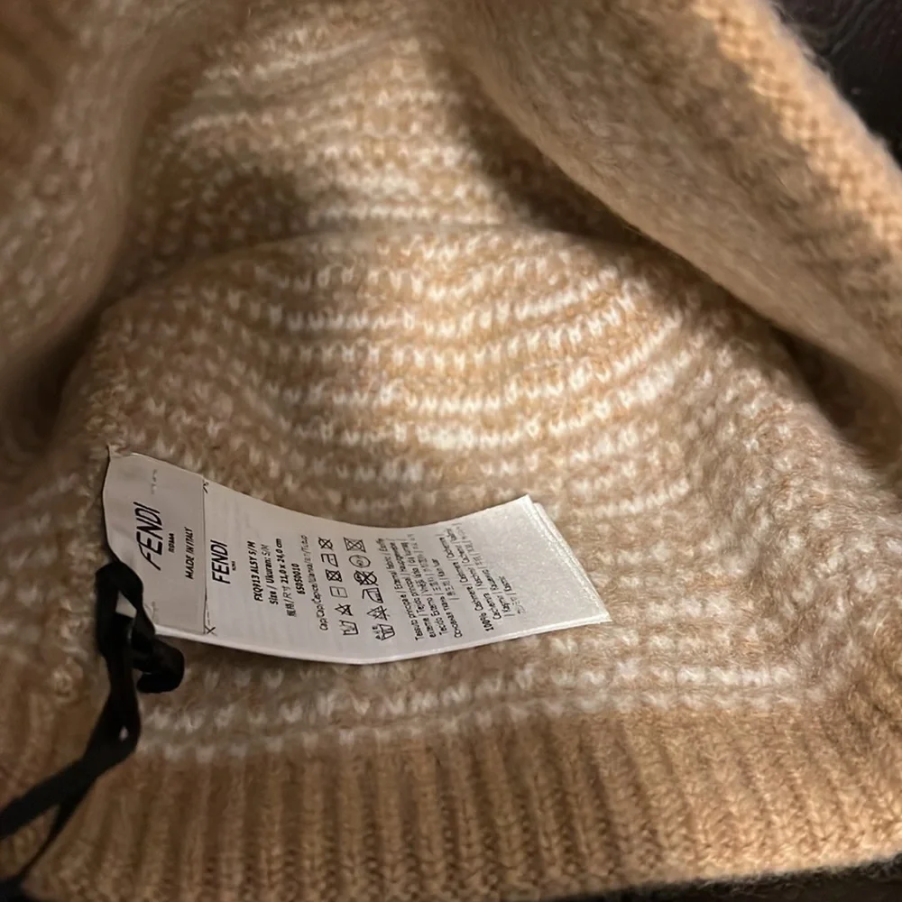 Fendi unisex FF zucca monogram knit cashmere beanie NWT - Picture 4 of 5